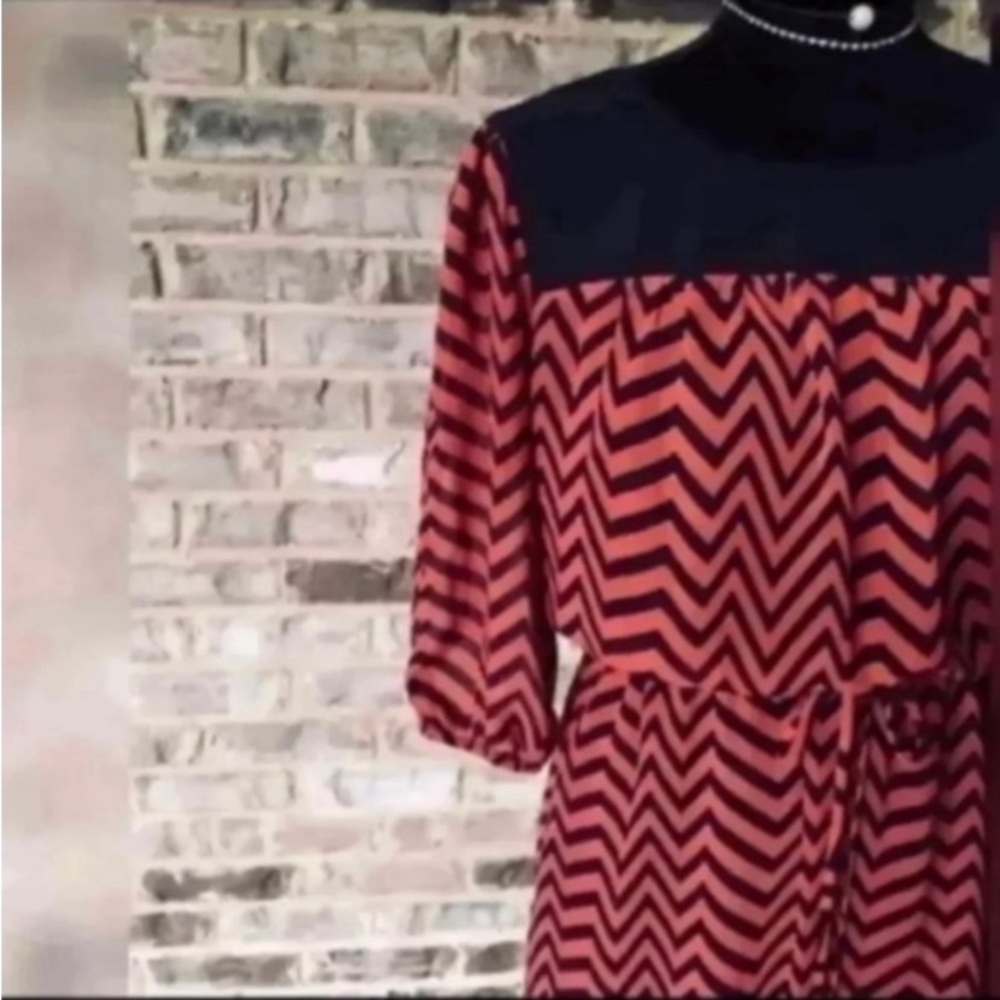 CHEVRON DRESS WITH DRAWSTRING WAIST - Picture 7 of 12